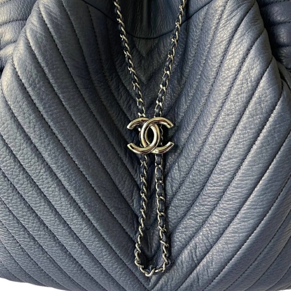 Chanel Medium Drawstring Chevron Handbag Bucket - Picture 12 of 16